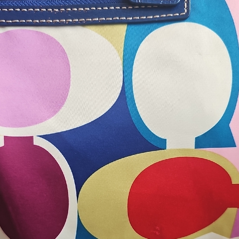 Coach 2010 Signature Scarf Print Weekender Tote Bag - Picture 9 of 16